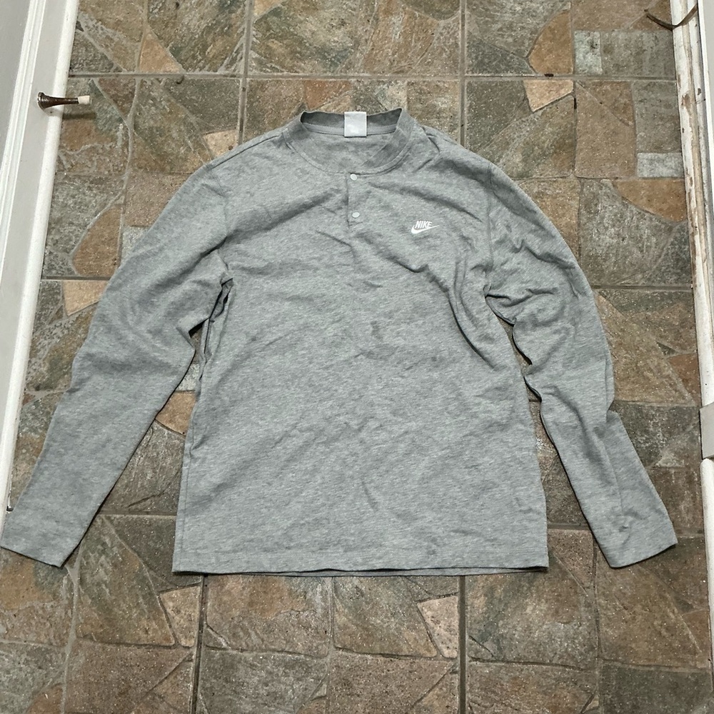 Nike Gray Long Sleeve Tee with Classic Design